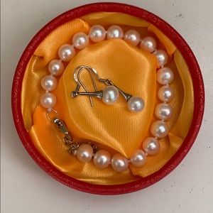 Brand new real pearl bracelet & earrings gift set